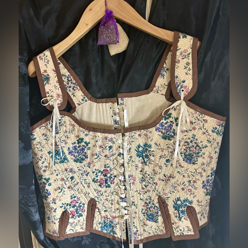 18th Century Stay 🍃🌺🍃🪷🐸